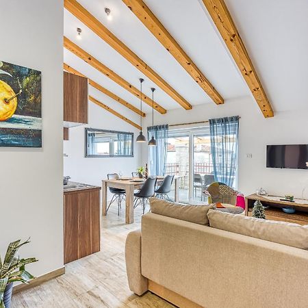 Apartments Mirjana 梅杜林 外观 照片