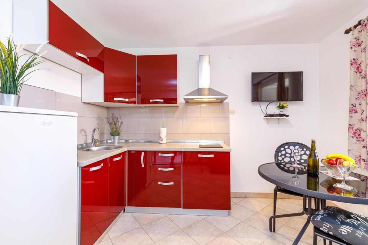 Apartments Mirjana 梅杜林 外观 照片