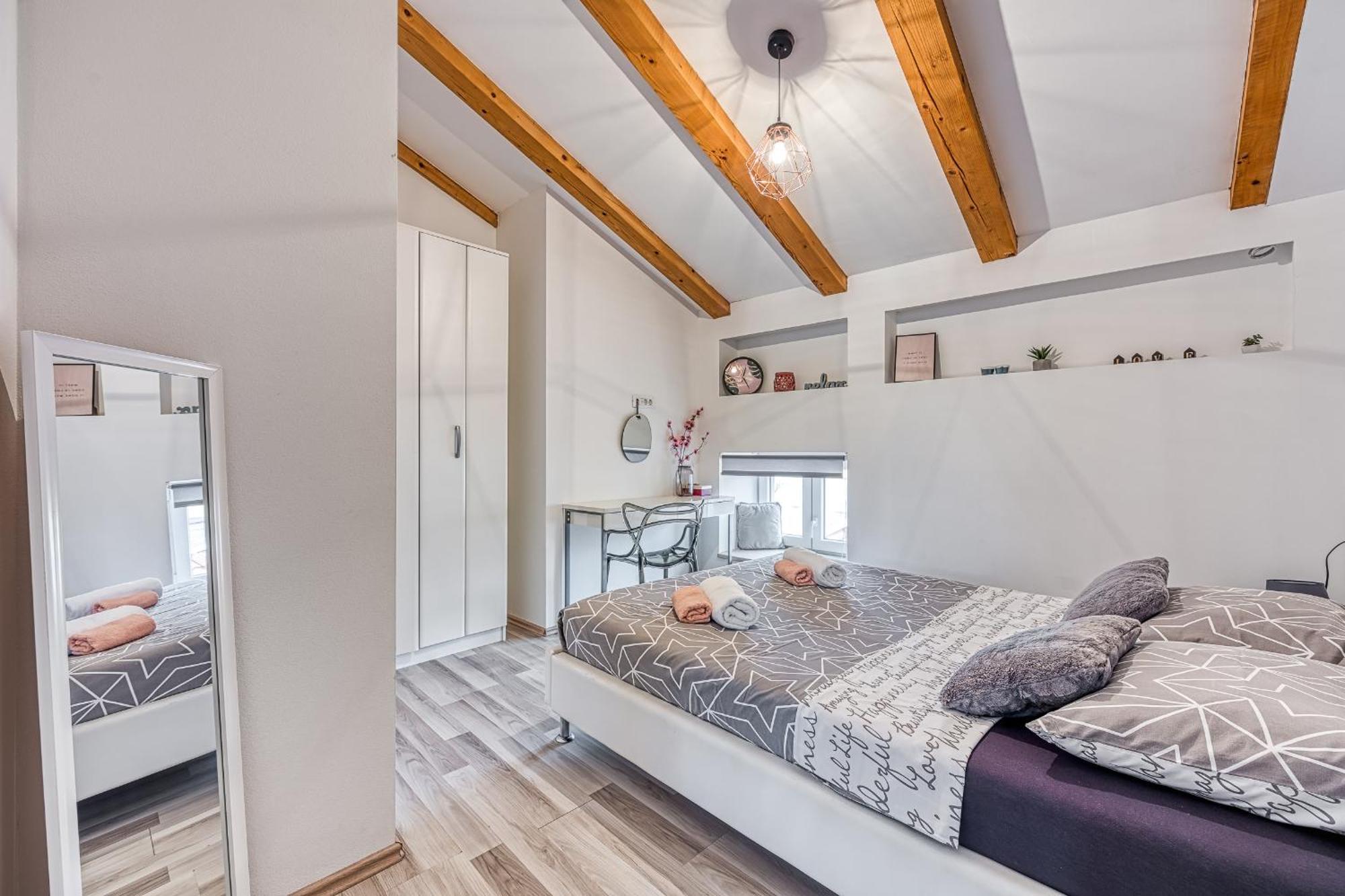 Apartments Mirjana 梅杜林 外观 照片