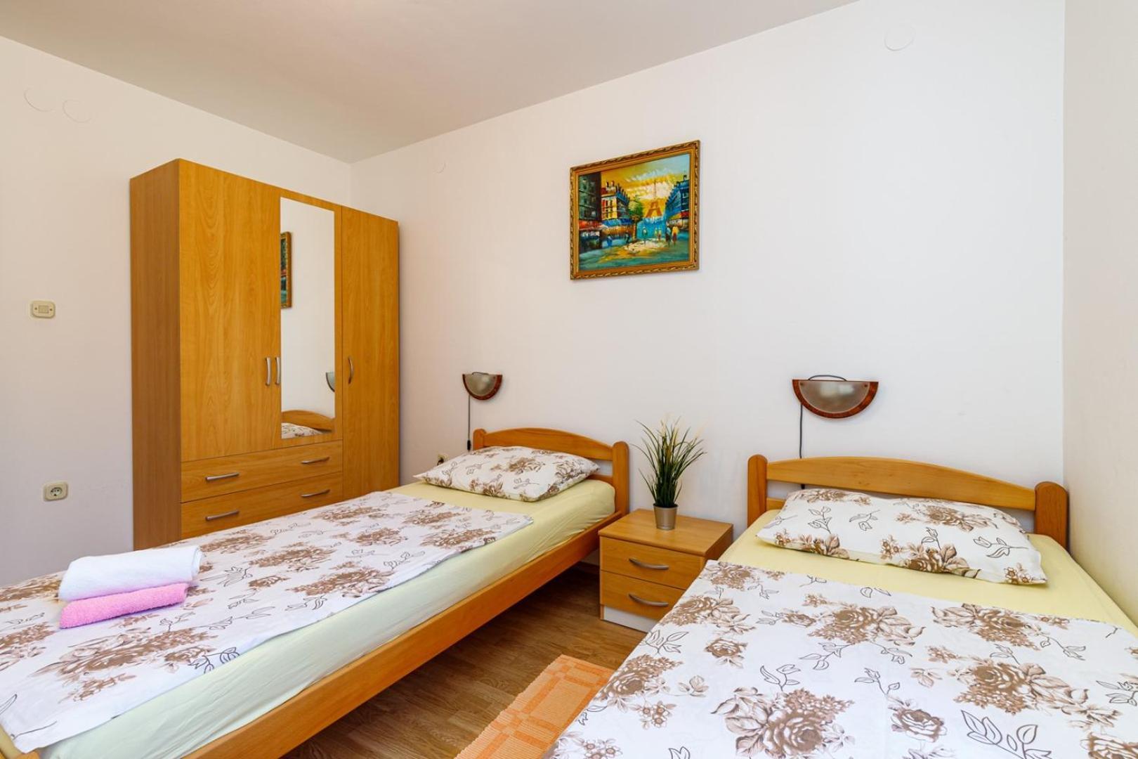 Apartments Mirjana 梅杜林 外观 照片