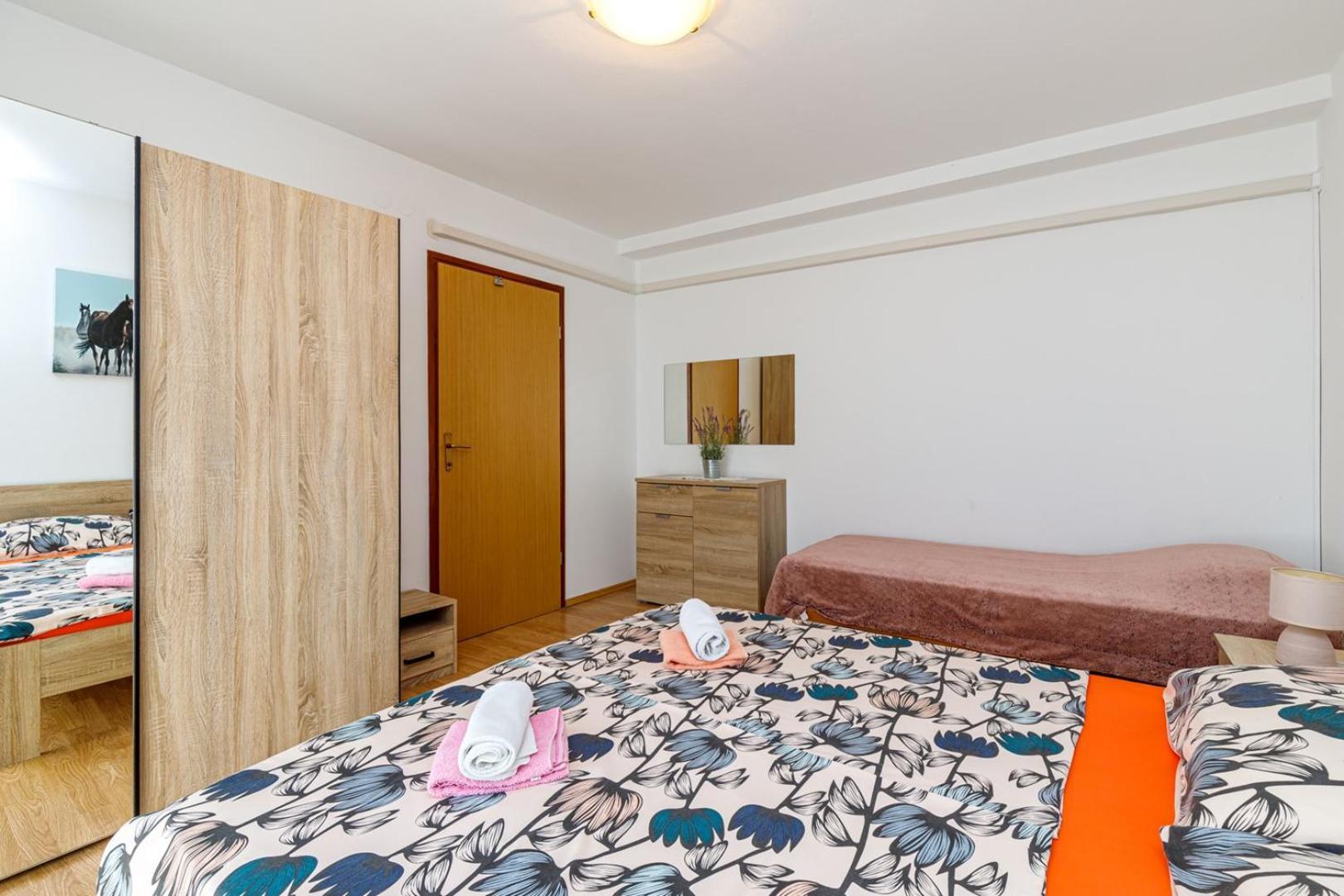 Apartments Mirjana 梅杜林 外观 照片