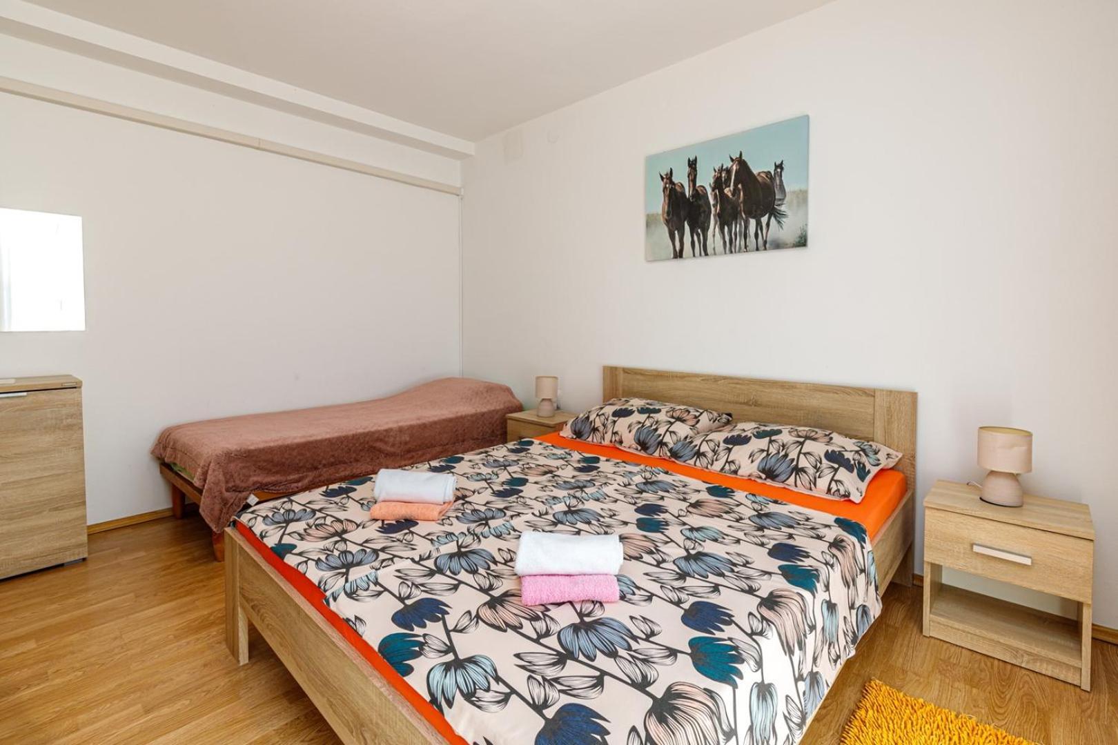 Apartments Mirjana 梅杜林 外观 照片